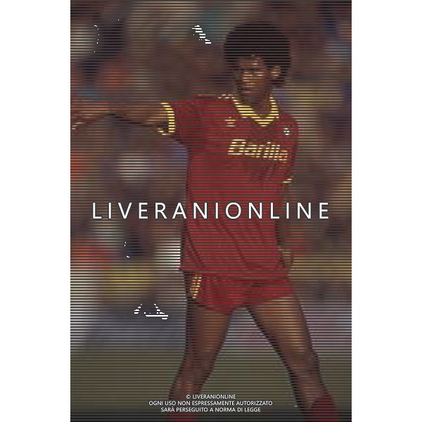 DIAP-RETROSPETTIVA ALDAIR CALCIATORE NELLA FOTO ALDAIR CON LA MAGLIA DELLA ROMA CALCIO NELL\'ANNO 1991-92 AG ALDO LIVERANI SAS 