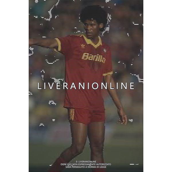 DIAP-RETROSPETTIVA ALDAIR CALCIATORE NELLA FOTO ALDAIR CON LA MAGLIA DELLA ROMA CALCIO NELL\'ANNO 1991-92 AG ALDO LIVERANI SAS 