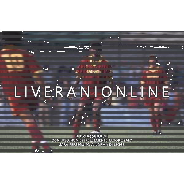 DIAP-RETROSPETTIVA ALDAIR CALCIATORE NELLA FOTO ALDAIR CON LA MAGLIA DELLA ROMA CALCIO NELL\'ANNO 1991-92 AG ALDO LIVERANI SAS 
