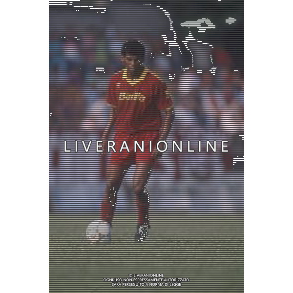 DIAP-RETROSPETTIVA ALDAIR CALCIATORE NELLA FOTO ALDAIR CON LA MAGLIA DELLA ROMA CALCIO NELL\'ANNO 1991-92 AG ALDO LIVERANI SAS 