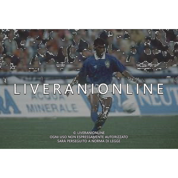 DIAP-RETROSPETTIVA ALDAIR CALCIATORE NELLA FOTO ALDAIR CON LA MAGLIA DELLA NAZIONALE BRASILE CALCIO NELL\'ANNO 1991-92 AG ALDO LIVERANI SAS
