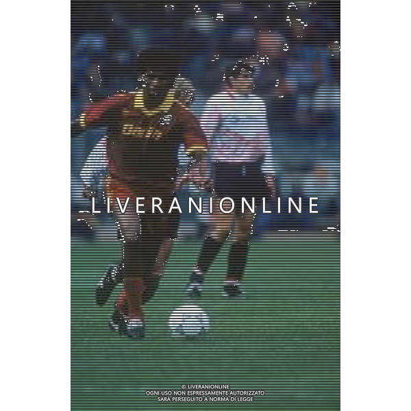 DIAP-RETROSPETTIVA ALDAIR CALCIATORE NELLA FOTO ALDAIR CON LA MAGLIA DELLA ROMA CALCIO NELL\'ANNO 1991-92 AG ALDO LIVERANI SAS