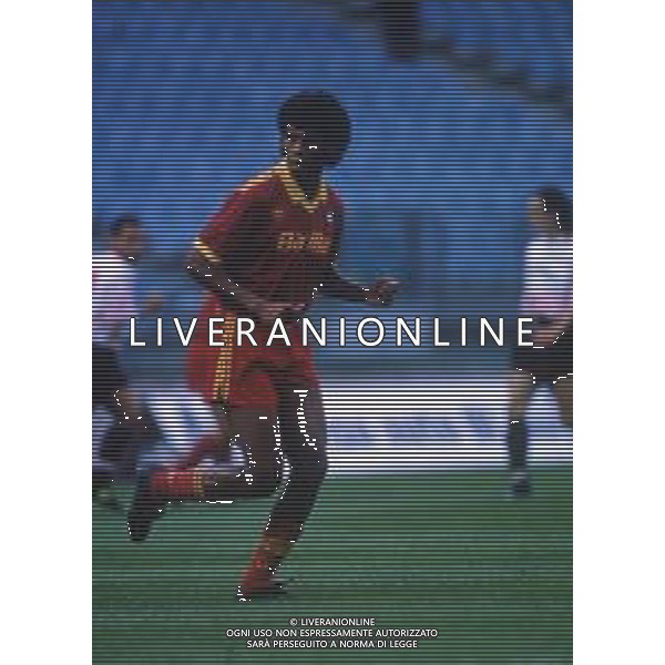 DIAP-RETROSPETTIVA ALDAIR CALCIATORE NELLA FOTO ALDAIR CON LA MAGLIA DELLA ROMA CALCIO NELL\'ANNO 1991-92 AG ALDO LIVERANI SAS