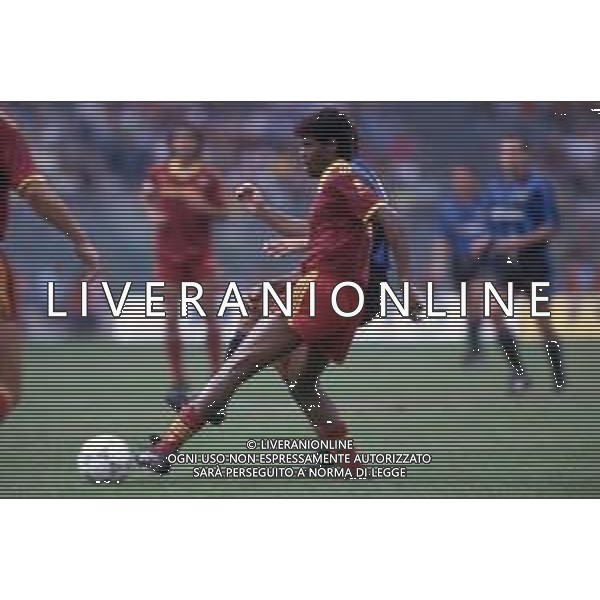 DIAP-RETROSPETTIVA ALDAIR CALCIATORE NELLA FOTO ALDAIR CON LA MAGLIA DELLA ROMA CALCIO NELL\'ANNO 1991-92 AG ALDO LIVERANI SAS