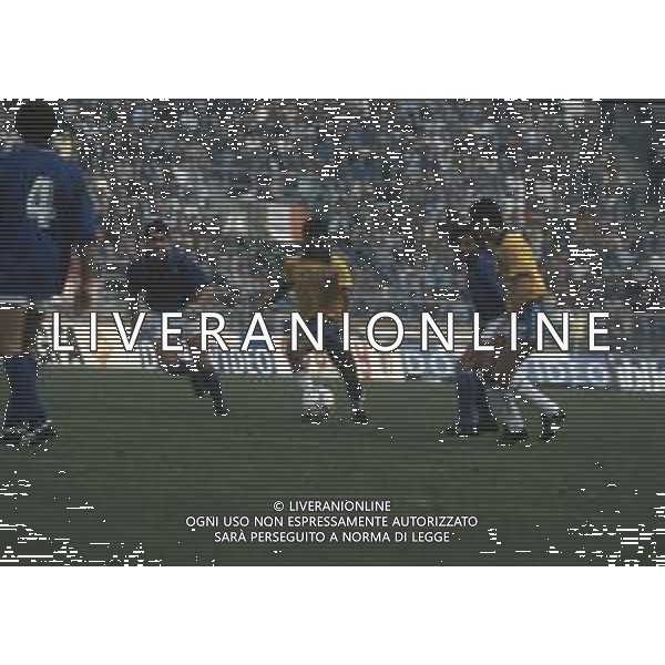 DIAP-RETROSPETTIVA ALDAIR CALCIATORE NELLA FOTO ALDAIR CON LA MAGLIA DELLA NAZIONALE DEL BRASILE ANNO 1989-90 AG ALDO LIVERANI SAS