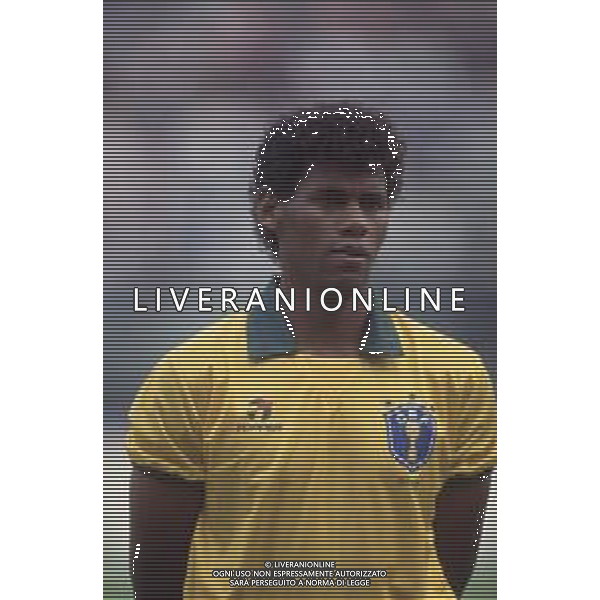 DIAP-RETROSPETTIVA ALDAIR CALCIATORE NELLA FOTO ALDAIR CON LA MAGLIA DELLA NAZIONALE DEL BRASILE ANNO 1989-90 AG ALDO LIVERANI SAS