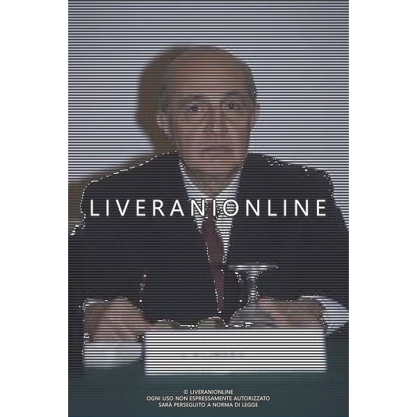 DIAP-RETROSPETTIVA ROBERTO KLINGER MEDICO E DOTTORE NELLA FOTO ROBERTO KLINGER NELL\'ANNO 1990 A MILANO AG ALDO LIVERANI SAS