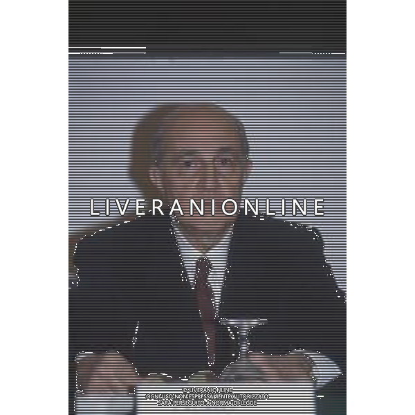 DIAP-RETROSPETTIVA ROBERTO KLINGER MEDICO E DOTTORE NELLA FOTO ROBERTO KLINGER NELL\'ANNO 1990 A MILANO AG ALDO LIVERANI SAS