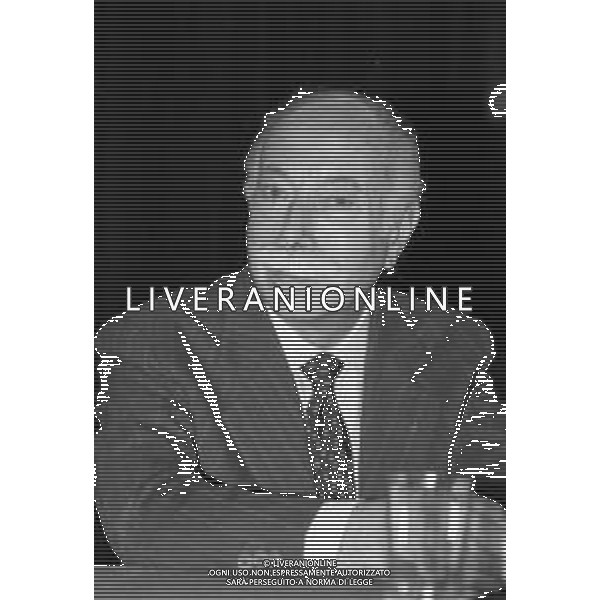 NEG- RETROSPETTIVA ERNESTO CALINDRI ATTORE  NELLA FOTO ERNESTO CALINDRI NELL\'ANNO 1992 A MILANO A TEATRO AG ALDO LIVERANI SAS