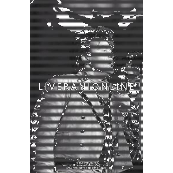 NEG-RETROSPETTIVA PAUL YOUNG CANTANTE NELLA FOTO PAUL YOUNG IN CONCERTO ALLO STADIO MEAZZA DI MILANO NELL\'ANNO 1987 AG ALDO LIVERANI SAS
