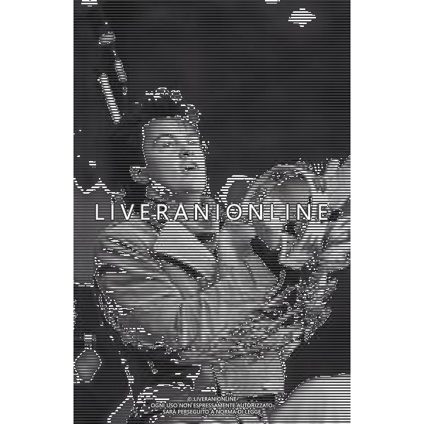 NEG-RETROSPETTIVA PAUL YOUNG CANTANTE NELLA FOTO PAUL YOUNG IN CONCERTO ALLO STADIO MEAZZA DI MILANO NELL\'ANNO 1987 AG ALDO LIVERANI SAS