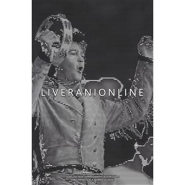 NEG-RETROSPETTIVA PAUL YOUNG CANTANTE NELLA FOTO PAUL YOUNG IN CONCERTO ALLO STADIO MEAZZA DI MILANO NELL\'ANNO 1987 AG ALDO LIVERANI SAS
