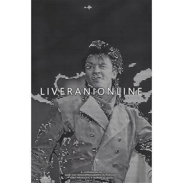 NEG-RETROSPETTIVA PAUL YOUNG CANTANTE NELLA FOTO PAUL YOUNG IN CONCERTO ALLO STADIO MEAZZA DI MILANO NELL\'ANNO 1987 AG ALDO LIVERANI SAS