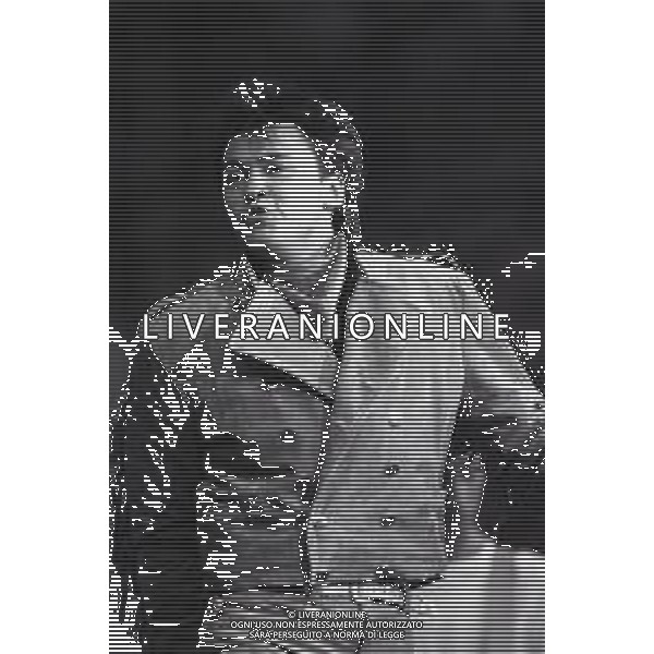 NEG-RETROSPETTIVA PAUL YOUNG CANTANTE NELLA FOTO PAUL YOUNG IN CONCERTO ALLO STADIO MEAZZA DI MILANO NELL\'ANNO 1987 AG ALDO LIVERANI SAS