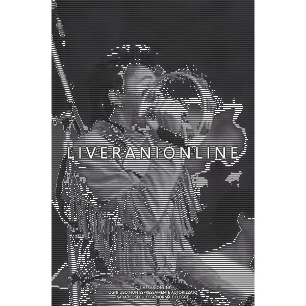 NEG-RETROSPETTIVA PAUL YOUNG CANTANTE NELLA FOTO PAUL YOUNG IN CONCERTO ALLO STADIO MEAZZA DI MILANO NELL\'ANNO 1987 AG ALDO LIVERANI SAS