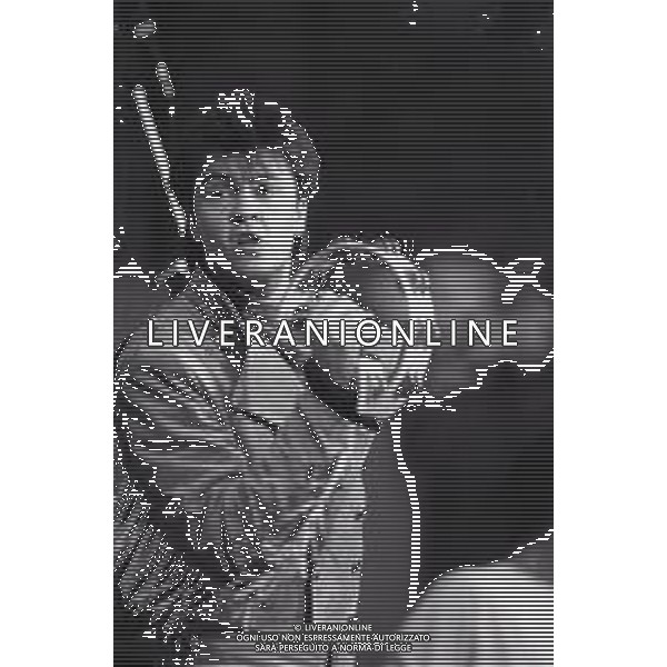 NEG-RETROSPETTIVA PAUL YOUNG CANTANTE NELLA FOTO PAUL YOUNG IN CONCERTO ALLO STADIO MEAZZA DI MILANO NELL\'ANNO 1987 AG ALDO LIVERANI SAS