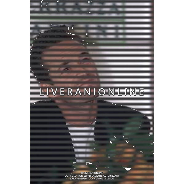DIAP-RETROSPETTIVA LUKE PERRY ATTORE NELLA FOTO LUKE PERRY A MILANO IN TERRAZZA MARTINI NELL\'ANNO 1995 AG ALDO LIVERANI SAS