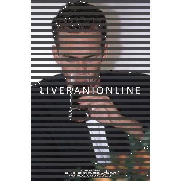 DIAP-RETROSPETTIVA LUKE PERRY ATTORE NELLA FOTO LUKE PERRY A MILANO IN TERRAZZA MARTINI NELL\'ANNO 1995 AG ALDO LIVERANI SAS