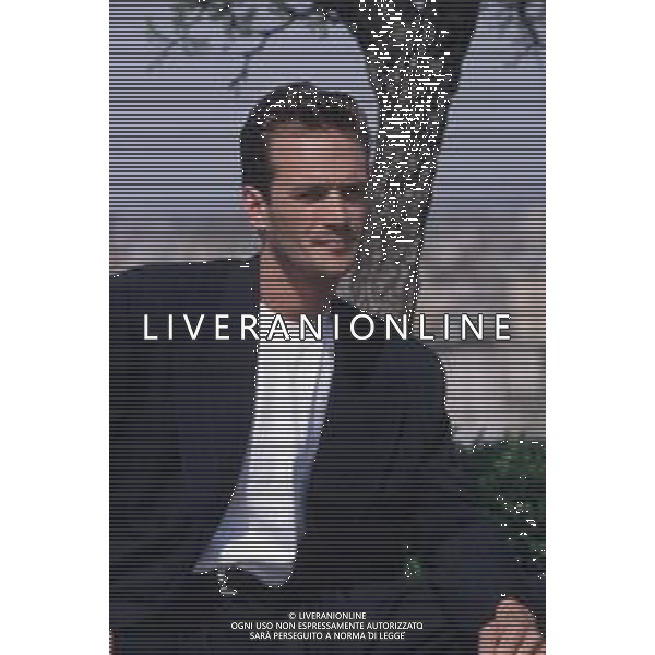 DIAP-RETROSPETTIVA LUKE PERRY ATTORE NELLA FOTO LUKE PERRY A MILANO IN TERRAZZA MARTINI NELL\'ANNO 1995 AG ALDO LIVERANI SAS