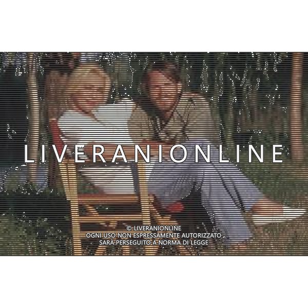 DIAP-RETROSPETTIVA MARA VENIER ATTIRCE E PRESENTATRICE TELEVISIVA NELLA FOTO MARA VENIER CON TOBIAS HOESL SUL SET DEL FILM“IL GOAL DI MARTIN PESCATORE “NELL\'ANNO 1997 AG ALDO LIVERANI SAS