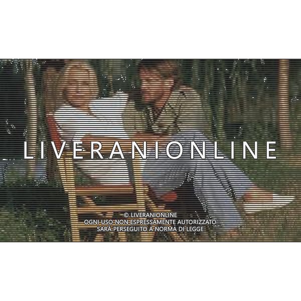 DIAP-RETROSPETTIVA MARA VENIER ATTIRCE E PRESENTATRICE TELEVISIVA NELLA FOTO MARA VENIER CON TOBIAS HOESL SUL SET DEL FILM“IL GOAL DI MARTIN PESCATORE “NELL\'ANNO 1997 AG ALDO LIVERANI SAS