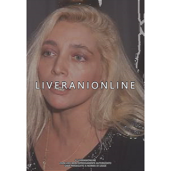 DIAP-RETROSPETTIVA MARA VENIER PRESENTATRICE TELEVISIVA E ATTRICE NELLA FOTO MARA VENIER A SANREMO PER IL DOPO FESTIVAL DELLA CANZONE ITALIANA NELL\'ANNO 1995 AG ALDO LIVERANI SAS