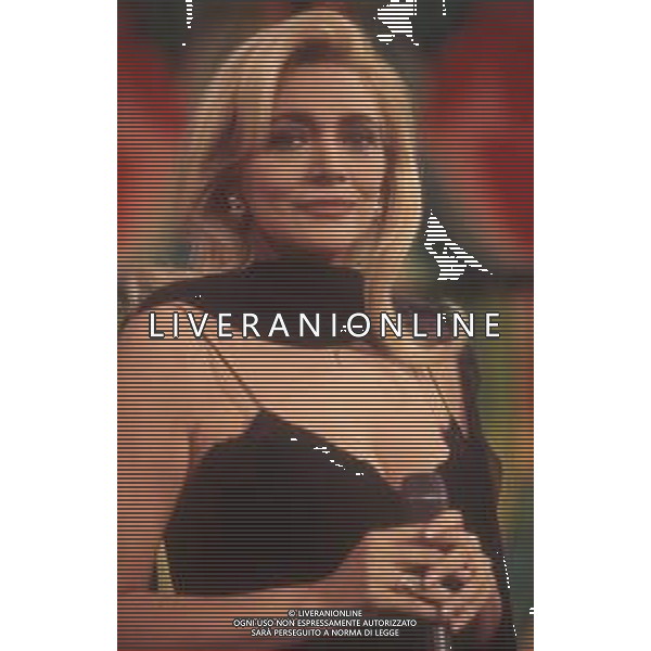 DIAP-RETROSPETTIVA MARA VENIER PRESENTATRICE TELEVISIVA E ATTRICE NELLA FOTO MARA VENIER A SANREMO PER IL DOPO FESTIVAL DELLA CANZONE ITALIANA NELL\'ANNO 1995 AG ALDO LIVERANI SAS