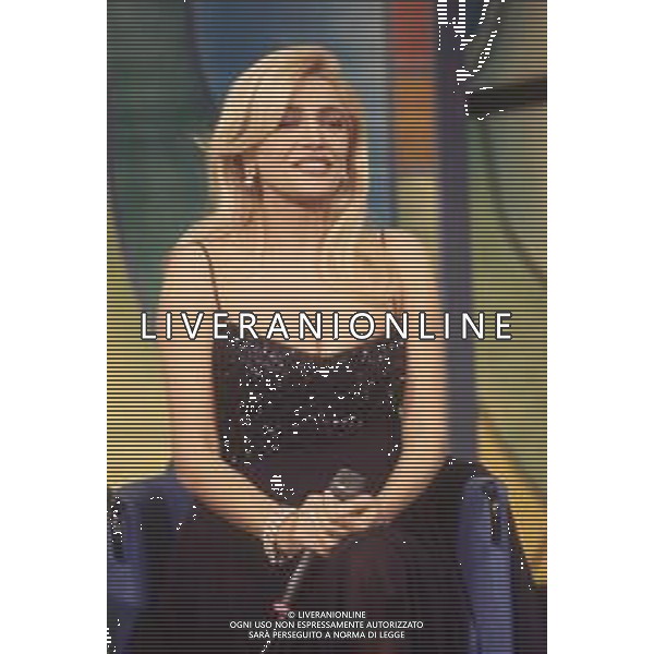 DIAP-RETROSPETTIVA MARA VENIER PRESENTATRICE TELEVISIVA E ATTRICE NELLA FOTO MARA VENIER A SANREMO PER IL DOPO FESTIVAL DELLA CANZONE ITALIANA NELL\'ANNO 1995 AG ALDO LIVERANI SAS