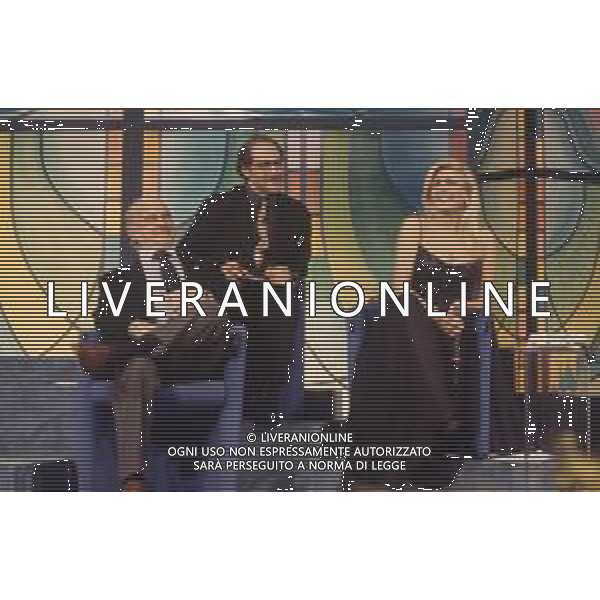 DIAP-RETROSPETTIVA MARA VENIER PRESENTATRICE TELEVISIVA E ATTRICE NELLA FOTO MARA VENIER CON SANDRO CIOTTI E ROCCO D\'AGOSTINO A SANREMO PER IL DOPO FESTIVAL DELLA CANZONE ITALIANA NELL\'ANNO 1995 AG ALDO LIVERANI SAS