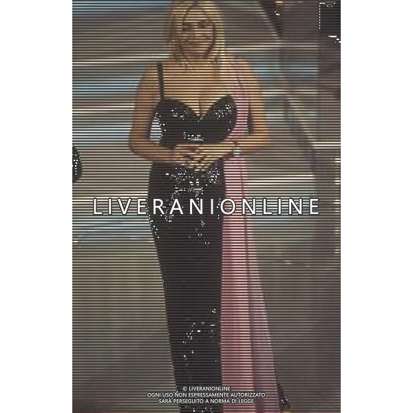 DIAP-RETROSPETTIVA MARA VENIER PRESENTATRICE TELEVISIVA E ATTRICE NELLA FOTO MARA VENIER A SANREMO PER IL DOPO FESTIVAL DELLA CANZONE ITALIANA NELL\'ANNO 1995 AG ALDO LIVERANI SAS