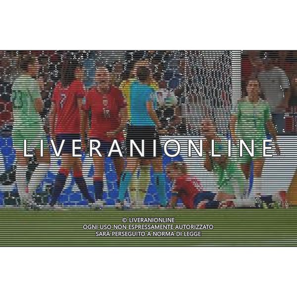 TVEM July 16, 2025 Geneva, Switzerland - Norway vs Italy - Women\'s UEFA Euro 2025 - Stade de Geneve. In the pic: Elena Linari of Italy receives a yellow card ©TVEM Emmanuele Mastrodonato - AGENZIA ALDO LIVERANI SAS