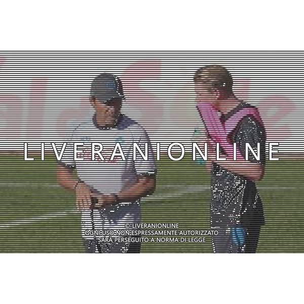 DIMARO 17.07.2025 RITIRO PRECAMPIONATO NAPOLI PRIMO ALLENAMENTO NELLA FOTO: ANTONIO CONTE, KEVIN DE BRUYNE FOTO MOSCA/AG. ALDO LIVERANI- AGENZIA ALDO LIVERANI SAS