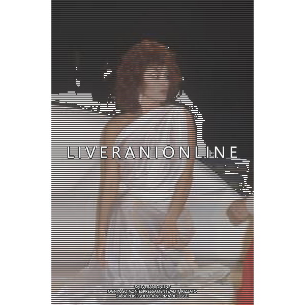 DIAP-RETROSPETTIVA CARMEN RUSSO ATTRICE E BALLERINA NELLA FOTO CARMEN RUSSO NELL\'ANNO 1984 NELLA TRASMISSIONE TELEVISIVA “ DRIVE IN“ AG ALDO LIVERANI SAS 