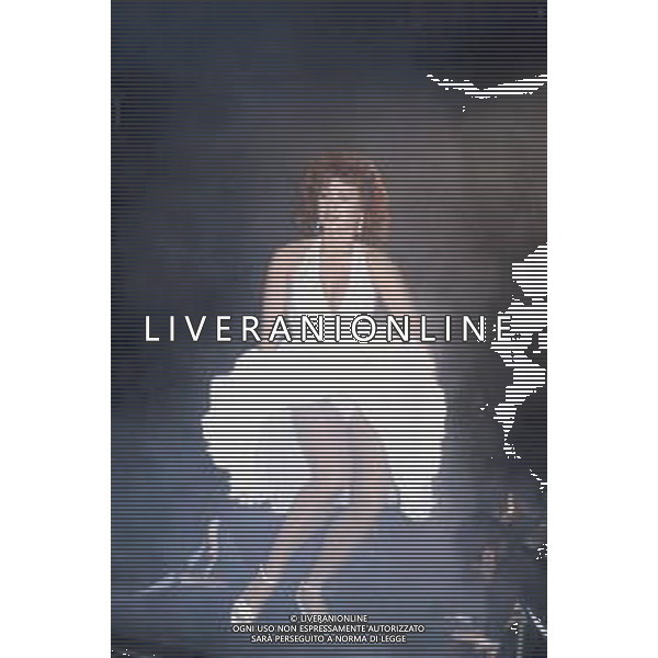 DIAP-RETROSPETTIVA CARMEN RUSSO ATTRICE E BALLERINA NELLA FOTO CARMEN RUSSO NELL\'ANNO 1984 NELLA TRASMISSIONE TELEVISIVA “ DRIVE IN“ AG ALDO LIVERANI SAS 