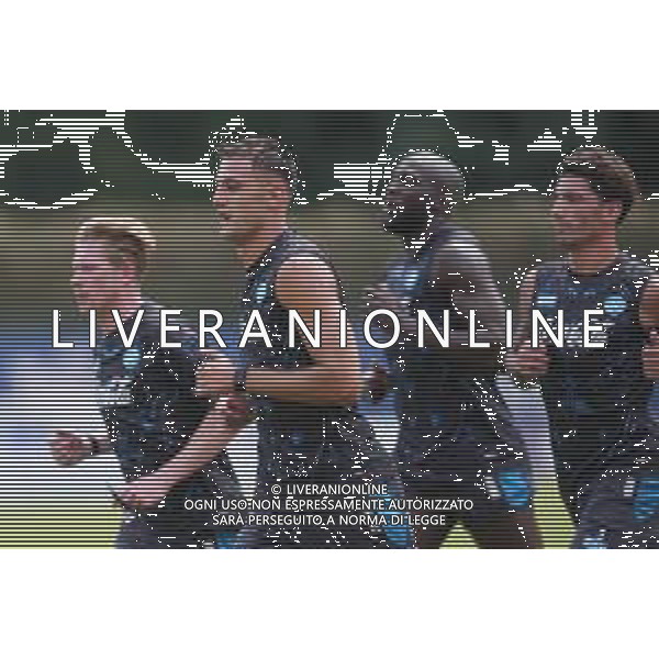 NAPOLI ALLENAMENTO RITIRO PRECAMPIONATO DIMARO 18.07.2025 NELLA FOTO: LORENZO LUCCA, Kevin De Bruyne , FOTO MOSCA/AG. ALDO LIVERANI- AGENZIA ALDO LIVERANI SAS