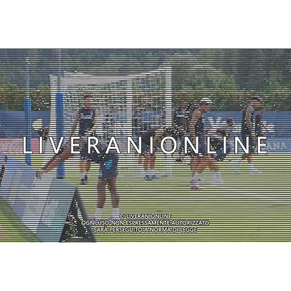 NAPOLI ALLENAMENTO RITIRO PRECAMPIONATO DIMARO 18.07.2025 NELLA FOTO: GIOCATORI STREMATI AL TERMINE DELL\'ALLENAMENTO FOTO MOSCA/AG. ALDO LIVERANI- AGENZIA ALDO LIVERANI SAS