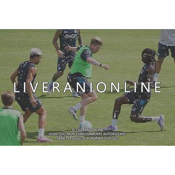 NAPOLI ALLENAMENTO RITIRO PRECAMPIONATO DIMARO 18.07.2025 NELLA FOTO: Kevin De Bruyne, Frank Anguissa FOTO MOSCA/AG. ALDO LIVERANI- AGENZIA ALDO LIVERANI SAS