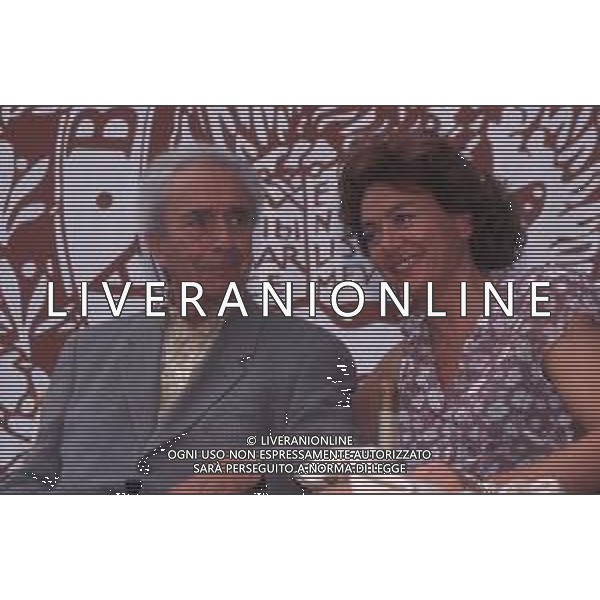 DIAP-RETROSPETTIVA MICHELANGELO ANTOGNONI REGISTA NELLA FOTO MICHELANGELO ANTONIONI CON LA MOGLIE ENRICA FICO A VENEZIA NELL\'ANNO 1995 AG ALDO LIVERANI SAS