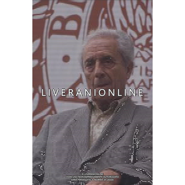 DIAP-RETROSPETTIVA MICHELANGELO ANTOGNONI REGISTA NELLA FOTO MICHELANGELO ANTONIONI A VENEZIA NELL\'ANNO 1995 AG ALDO LIVERANI SAS