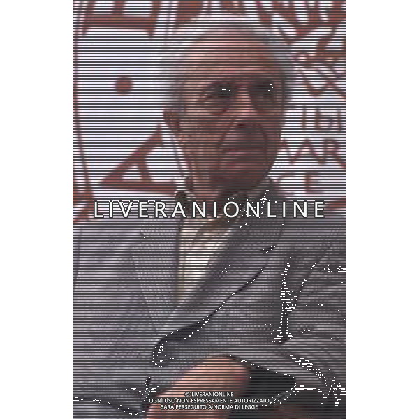 DIAP-RETROSPETTIVA MICHELANGELO ANTOGNONI REGISTA NELLA FOTO MICHELANGELO ANTONIONI A VENEZIA NELL\'ANNO 1995 AG ALDO LIVERANI SAS