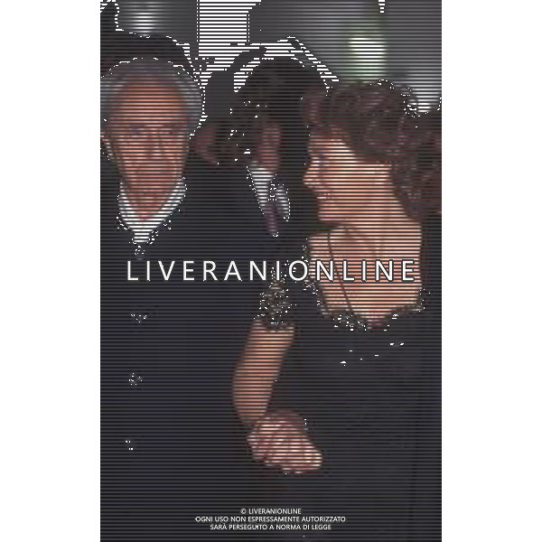 DIAP-RETROSPETTIVA MICHELANGELO ANTOGNONI REGISTA NELLA FOTO MICHELANGELO ANTONIONI CON LA MOGLIE ENRICA FICO A VENEZIA NELL\'ANNO 1995 AG ALDO LIVERANI SAS