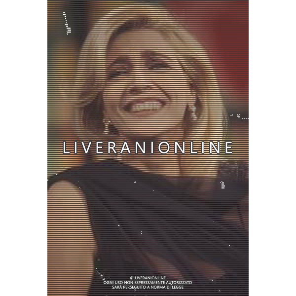 DIAP-RETROSPETTIVA MARA VENIER PRESENTATRICE TELEVISIVA E ATTRICE NELLA FOTO MARA VENIER A SANREMO PER IL DOPO FESTIVAL DELLA CANZONE ITALIANA NELL\'ANNO 1995 AG ALDO LIVERANI SAS