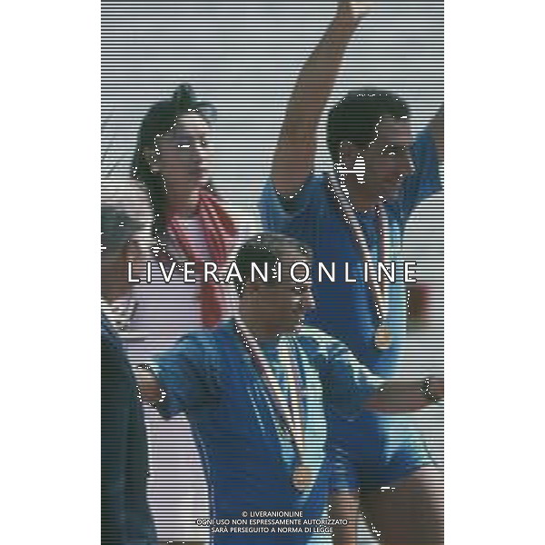 DIAP-RETROSPETTIVA GIUSEPPE DI CAPUA CANOA NELLA FOTO GIUSEPPE DI CAPUA CON I FRATELLI ABBAGNALE ALLE OLIMPIADI DI SEUL NELL\'ANNO 1988 AG ALDO LIVERANI SAS