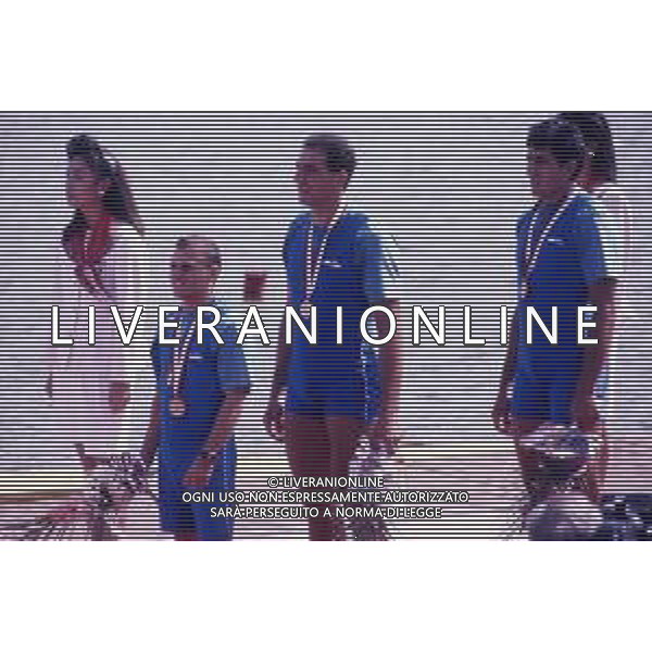 DIAP-RETROSPETTIVA GIUSEPPE DI CAPUA CANOA NELLA FOTO GIUSEPPE DI CAPUA CON I FRATELLI ABBAGNALE ALLE OLIMPIADI DI SEUL NELL\'ANNO 1988 AG ALDO LIVERANI SAS