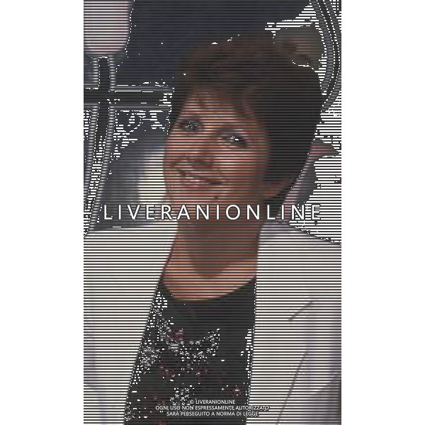 DIAP-RETROSPETTIVA ORIETTA BERTI CANTANTE NELLA FOTO ORIETTA BERTI OSPITE DELLA TRASMISSIONE TELEVISIVA “CIPRIA “ CONDOTTA DA ENZO TORTORA SU RETE 4 ANNO 1982 FOTO ENRICO LIVERANI-AG ALDO LIVERANI SAS