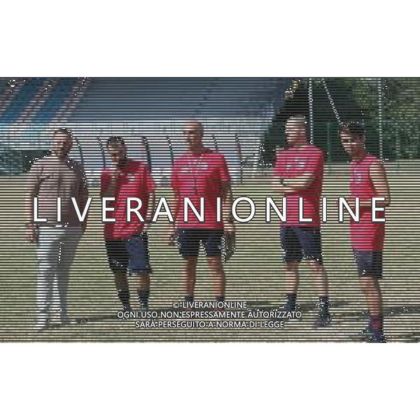 IMOLA 21 07 2025 IMOLESE CALCIO PRIMO ALLENAMENTO STAGIONE 2025/2026 NELLA FOTO PRIMO DA SINISTRA DIRETTORE GENERALE ULISE SAVINI E TERZO DA SINISTRA ALLENATORE IVAN MARCELO POTEPAN CON I SUOI COLLABORATORI ©SANNA - AGENZIA ALDO LIVERANI SAS