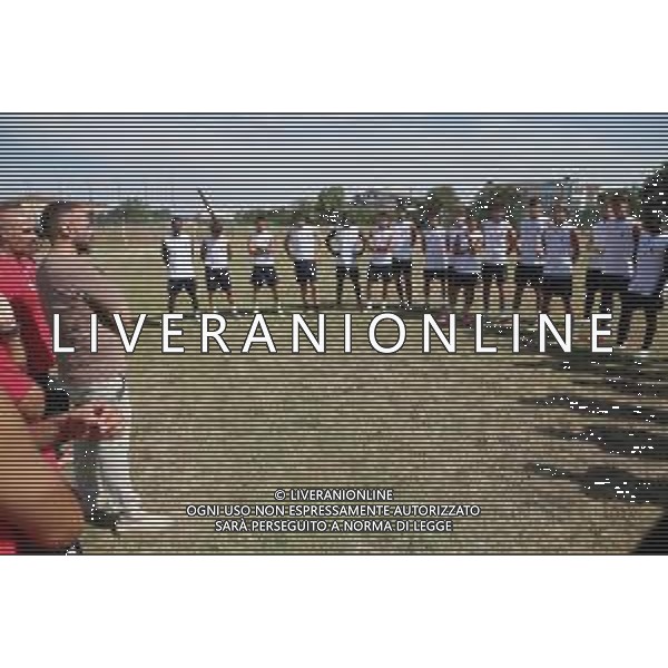 IMOLA 21 07 2025 IMOLESE CALCIO PRIMO ALLENAMENTO STAGIONE 2025/2026 NELLA FOTO DIRETTORE GENERALE ULISSE SAVINI SALUTA I RAGAZZI DELL\'IMOLESE CALCIO ©SANNA - AGENZIA ALDO LIVERANI SAS