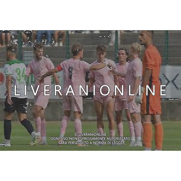 Chatillon (Ao) 20.07.2025 Stadio Brunod @Manuela Viganti /Ag. Aldo Liverani sas Amichevole Pre Campionato Serie B Palermo Fc vs Fc Paradiso Stagione2025/2026 Nella foto: esultanza palermo ©VIGANTI - AGENZIA ALDO LIVERANI SAS