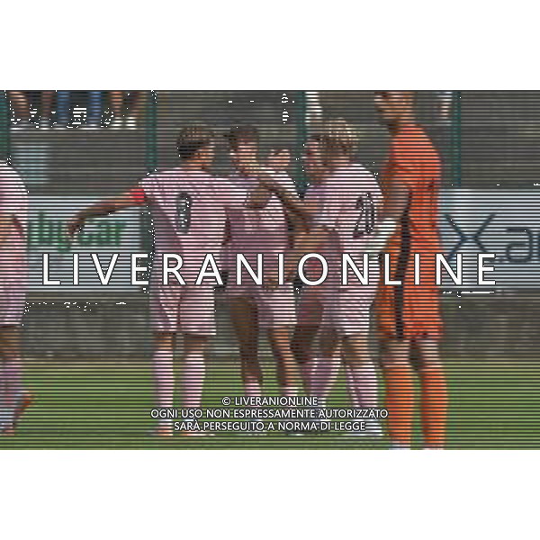Chatillon (Ao) 20.07.2025 Stadio Brunod @Manuela Viganti /Ag. Aldo Liverani sas Amichevole Pre Campionato Serie B Palermo Fc vs Fc Paradiso Stagione2025/2026 Nella foto: esultanza palermo ©VIGANTI - AGENZIA ALDO LIVERANI SAS