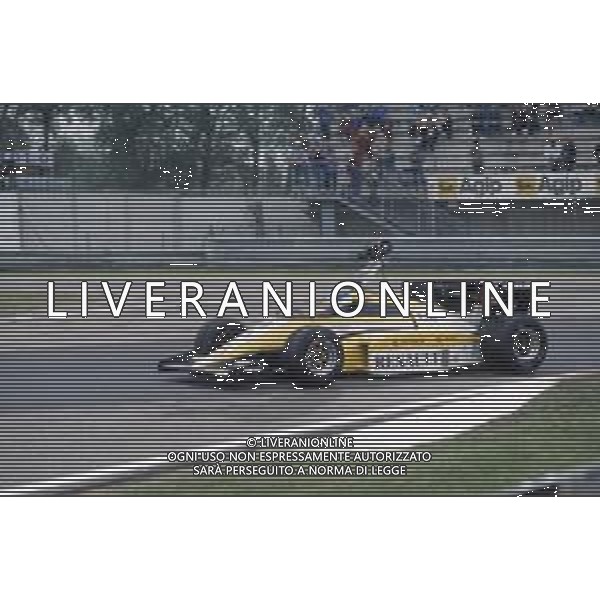 DIAP-RETROSPETTIVA PATRICK TAMBAY PILOTA F1 NELLA FOTO PATRICK TAMBAY NELL\'ANNO 1984 AG ALDO LIVERANI SAS
